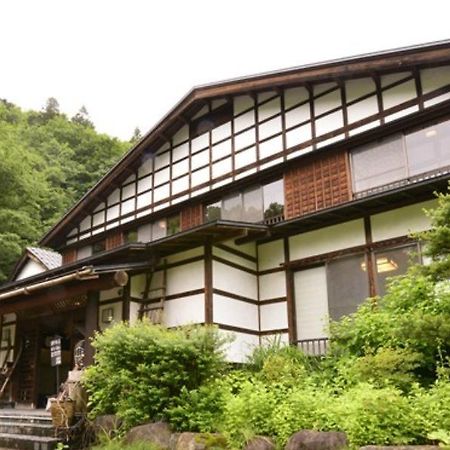 Kaikake Onsen Ryokan Юзава Екстериор снимка