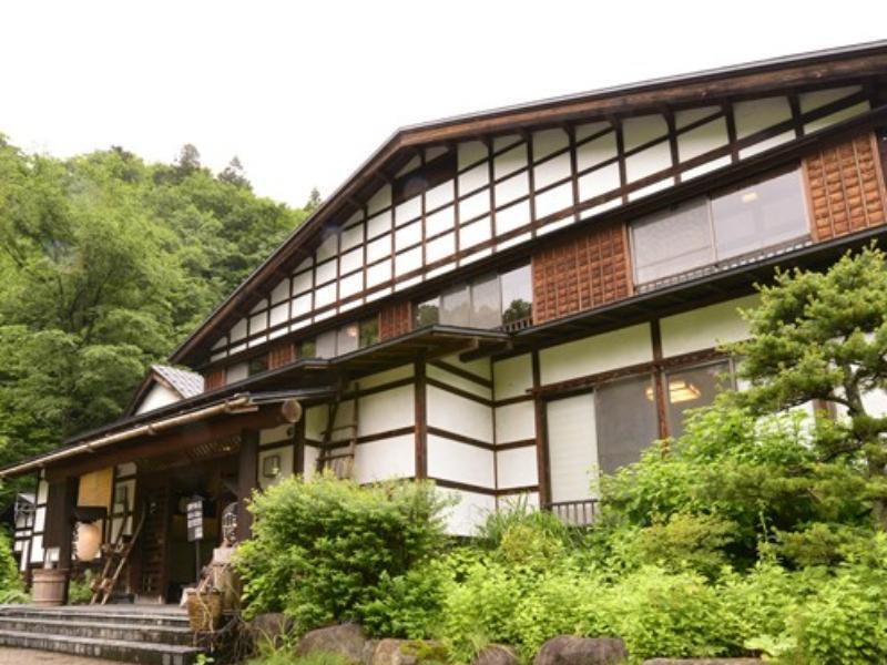 Kaikake Onsen Ryokan Юзава Екстериор снимка